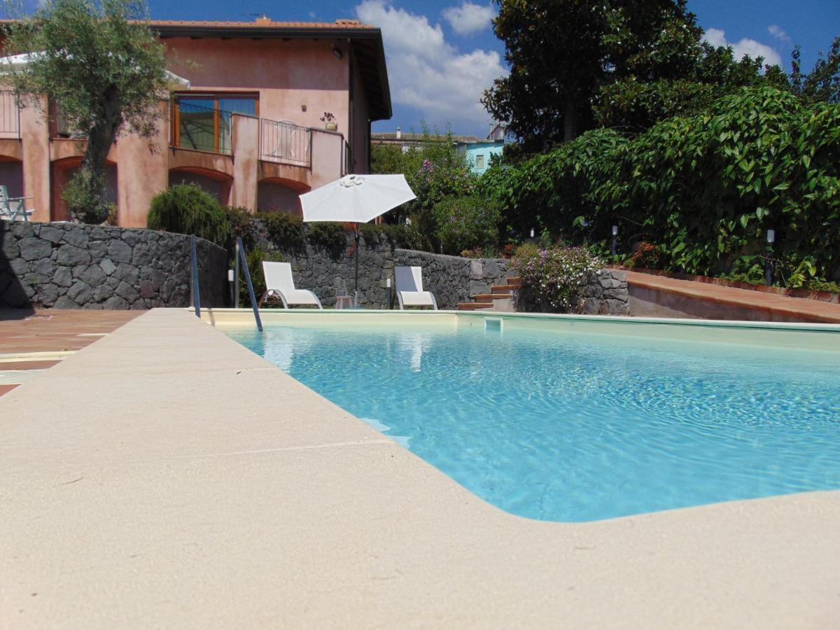 La corte di Bafè B&B Slow Life Zafferana Etnea Esterno foto