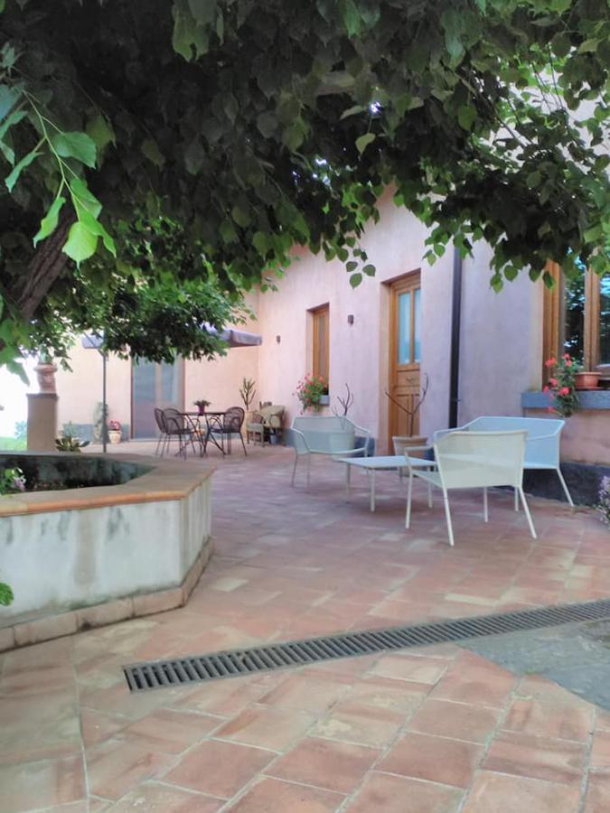 La corte di Bafè B&B Slow Life Zafferana Etnea Esterno foto