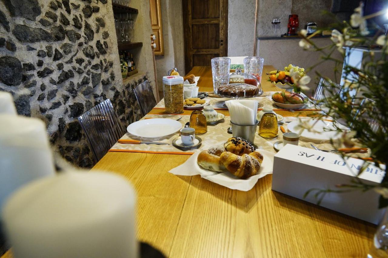La corte di Bafè B&B Slow Life Zafferana Etnea Esterno foto
